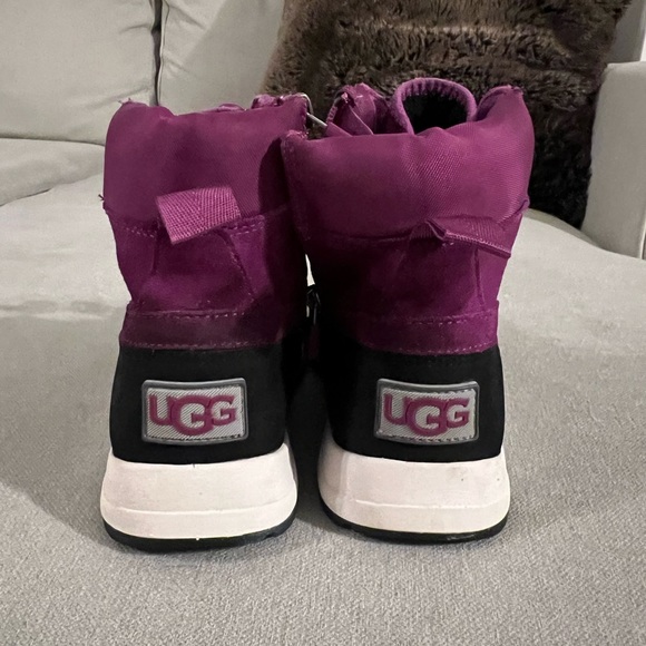 UGG Winter Boots - Picture 5 of 5